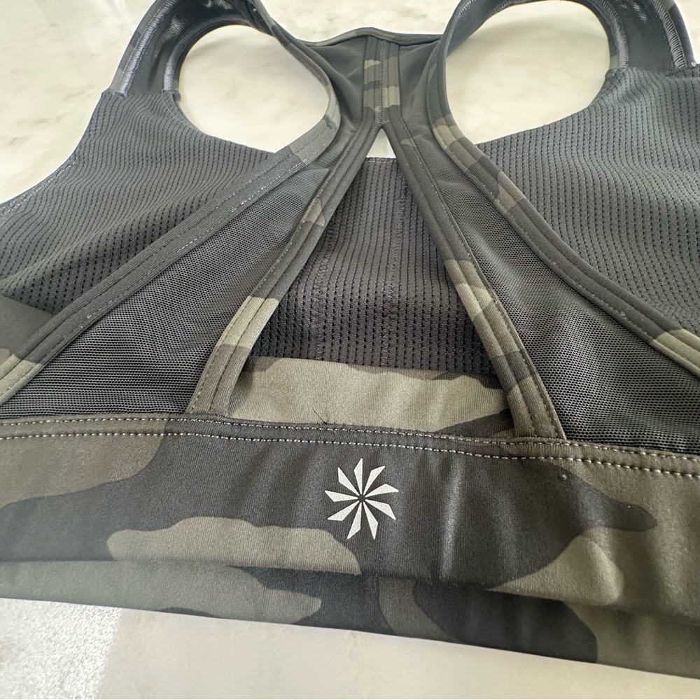 Athleta Interval Sports Bra in Dark Green Camo. Large - Picture 6 of 10